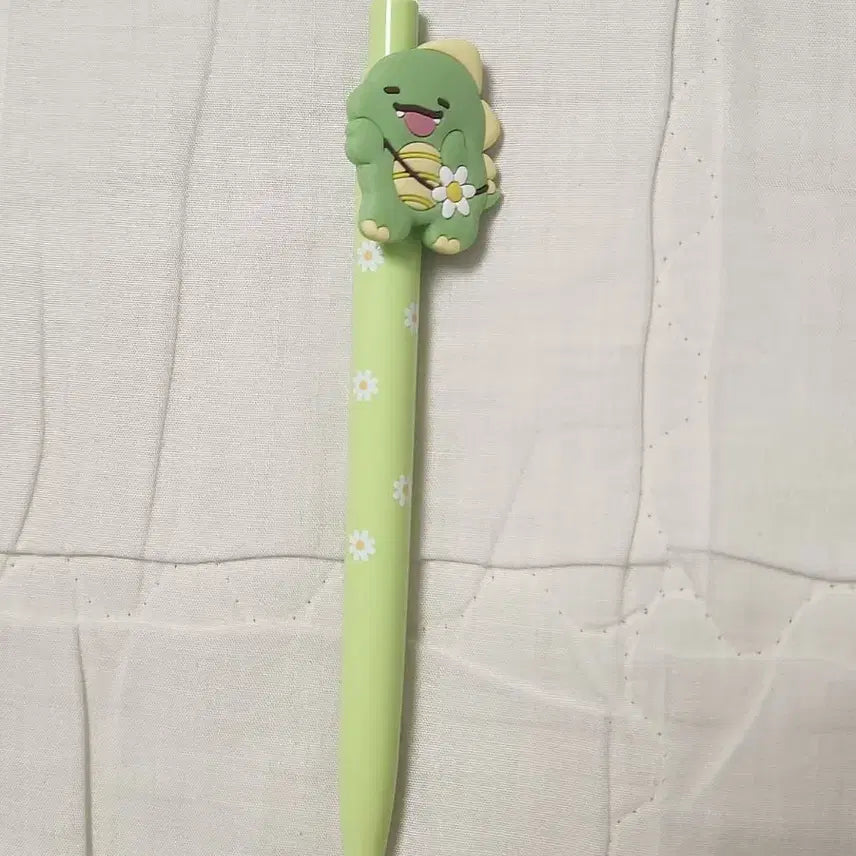 [BUNJANG] Pixely Dinosaur Plush Keychain, Spring Acrylic Keychain, Spring Ballpoint Pen Bundle / 픽셀리 공룡 인형키링, 봄 아크릴 키링, 봄 볼펜 일괄