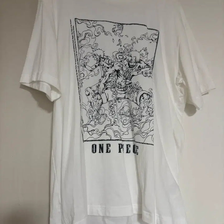[BUNJANG] Uniqlo One Piece Ace T-Shirt (Size M) / 원피스 유니클로 콜라보 에이스 티셔츠 m사이즈
