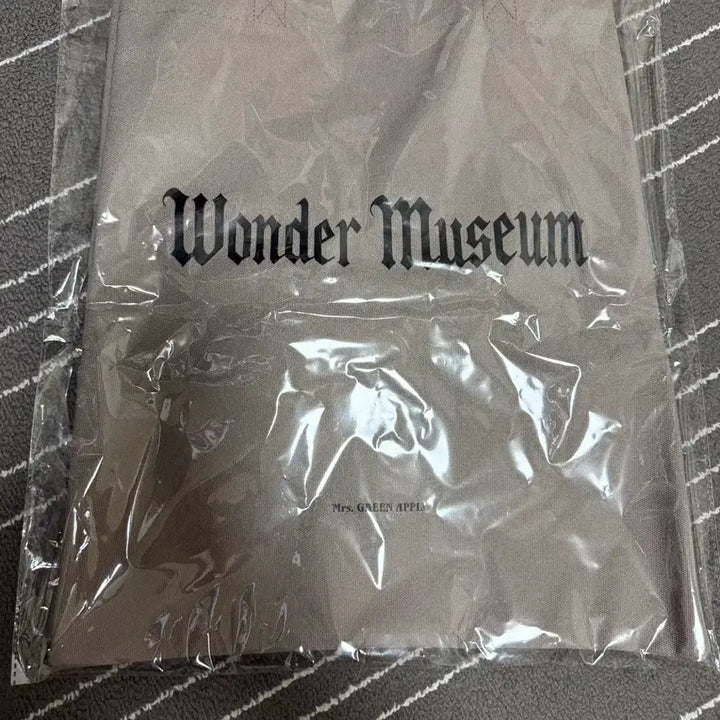 [BUNJANG] Mrs. GREEN APPLE Wonder Museum Eco Bag (Osaka) / 미세스그린애플 원더뮤지엄 에코백(오사카)판매합니다