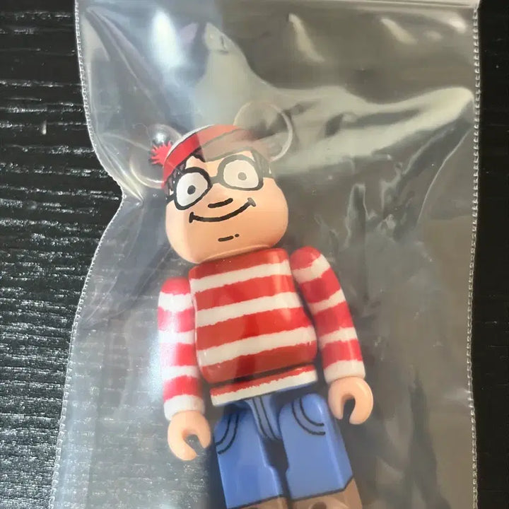 [BUNJANG] Bearbrick 35th Series Wally 100% Collectible Figure / 배어브릭 35탄 월리를찾아라 월리 100% 한국유일매물!