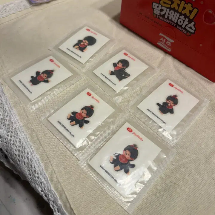[BUNJANG] Monchhichi Strawberry Wafer Sticker Set / 몬치치 딸기웨하스, 과일젤리 띠부씰 판매