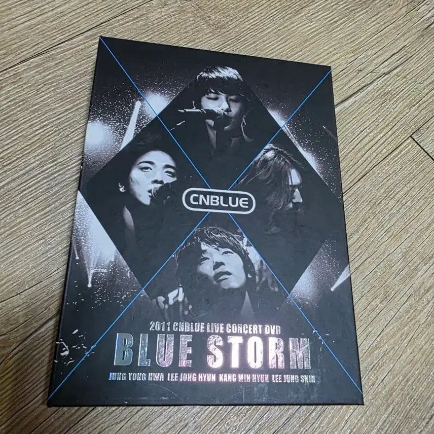 [BUNJANG] CNBLUE 2011 Concert Bluetory DVD / 씨엔블루 2011년 콘서트 DVD 블루 스톰