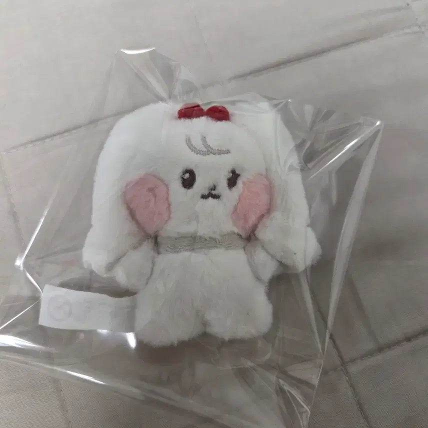 [BUNJANG] IVE Wonyoung MiniV Mini Cherry Cherryny Miniiny Doll Keychain / 아이브 원영 인형 키링 미니브 체리 체리니 미니니