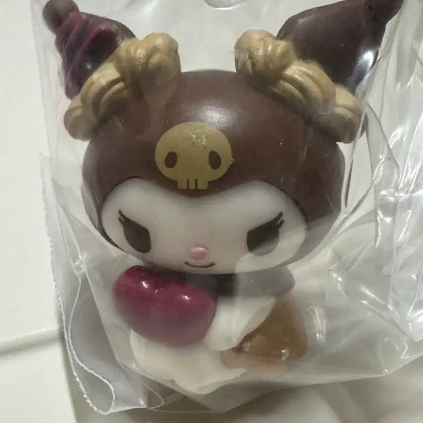 [BUNJANG] Sanrio Kuromi My Melody Dessert Gacha Figure / 산리오 쿠로미 마이멜로디 피규어 디저트 가챠