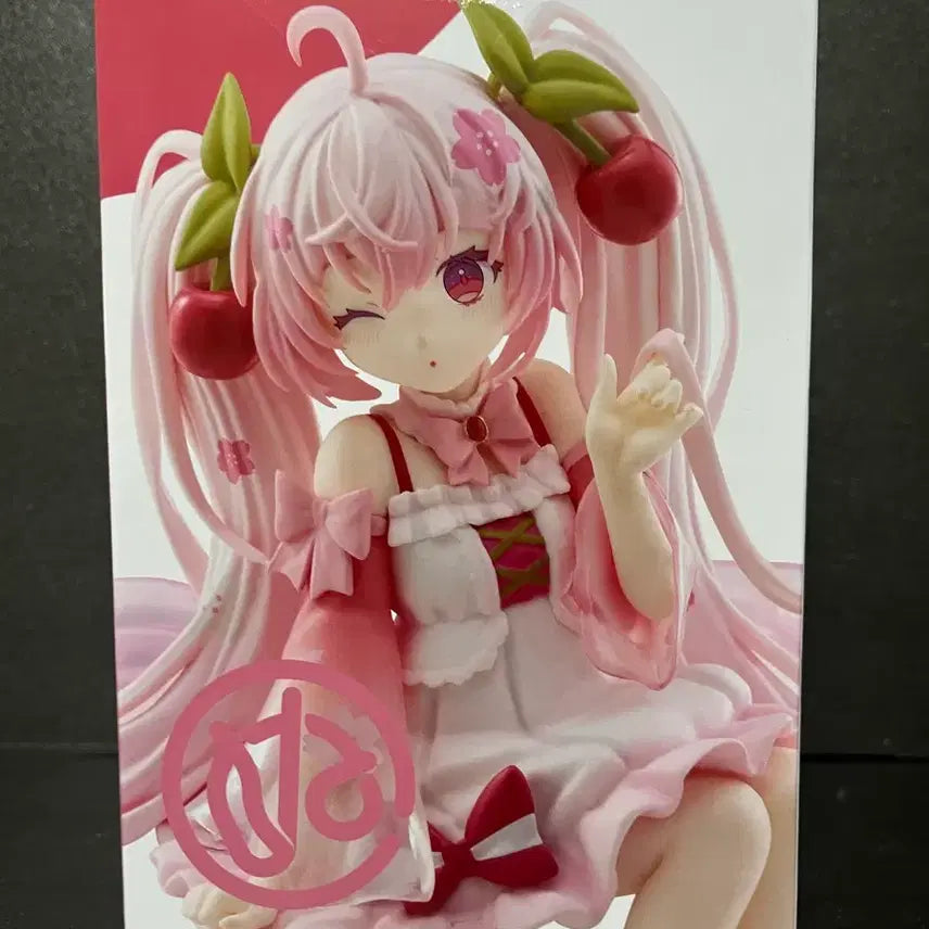 [BUNJANG] Hatsune Miku Cherry Blossom Miku Noodle Stopper Figure (Sealed) / 미개봉 하츠네미쿠 피규어 미쿠 누들스토퍼 벚꽃미쿠