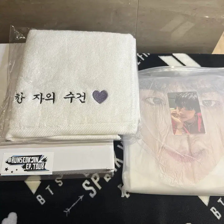 [BUNJANG] BTS Run Seokjin Concert "Yeokjokong" Gift Set / 방탄소년단 런석진콘 역조공 기프트세트