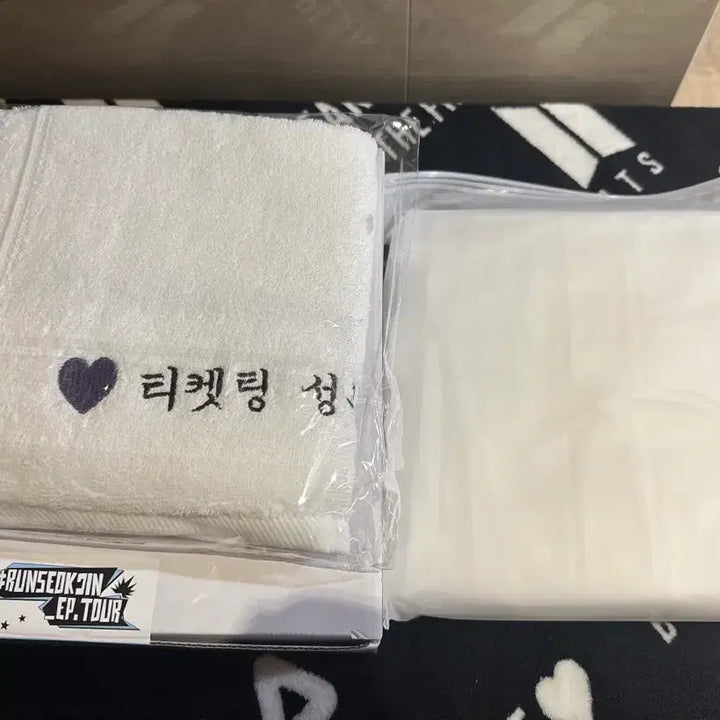 [BUNJANG] BTS Run Seokjin Concert "Yeokjokong" Gift Set / 방탄소년단 런석진콘 역조공 기프트세트