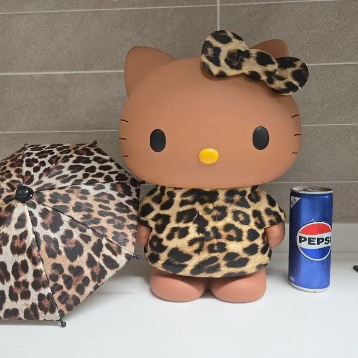 [BUNJANG] Hello Kitty Leopard Print Umbrella Set / 대형 헬로키티 레오파드 인형 우산 세트
