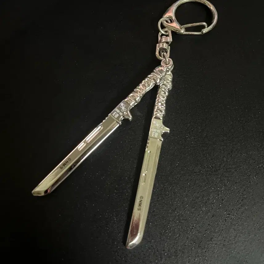 [BUNJANG] Kaiju No. 8 Hoshina Weapon Keychain (Unsealed) / 괴수8호 원화전 호시나 무기 키링 개봉품