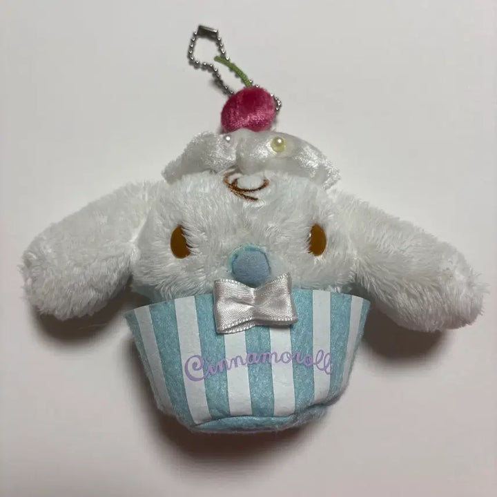 [BUNJANG] Sanrio Cinnamoroll Milk Cupcake Classic Doll / 산리오 시나프렌즈 밀크 컵케이크 컵케잌 고전 인형 양도 판매