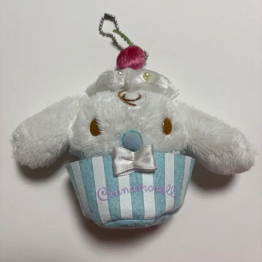 [BUNJANG] Sanrio Cinnamoroll Milk Cupcake Classic Doll / 산리오 시나프렌즈 밀크 컵케이크 컵케잌 고전 인형 양도 판매