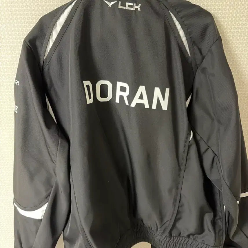 [BUNJANG] T1 2026 Official Uniform Jacket Doran L Size / 2026 T1 정규 유니폼 자켓 도란 마킹 L사이즈