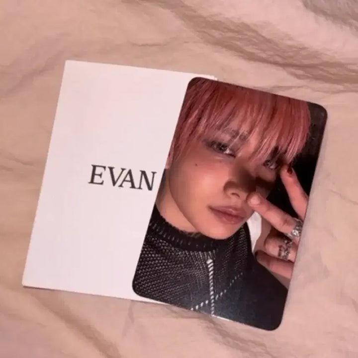 [BUNJANG] EVAN Enhypen Heeseung Studio Photocard / EVAN 에반 이희승 희승 공방 포카 양도합니다!!