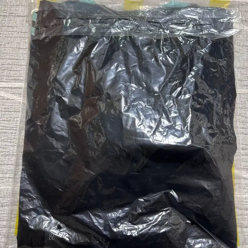 [BUNJANG] SPAO x Hatsune Miku Color Block Short Sleeve T-Shirt M (Sealed) / 스파오 하츠네 미쿠 배색 반팔 티셔츠 M 미개봉+특전2종 판매
