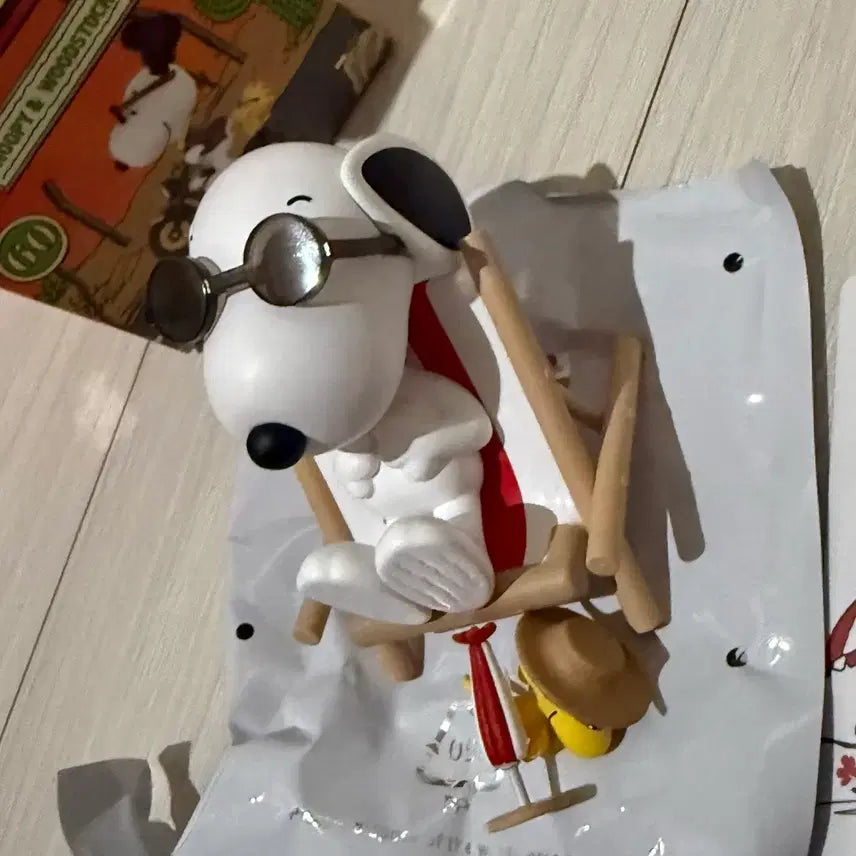 [BUNJANG] Pop Mart Peanuts Snoopy Best Friends Sunbathing Figure / 팝마트 피너츠 스누피 베스트프렌즈 일광욕