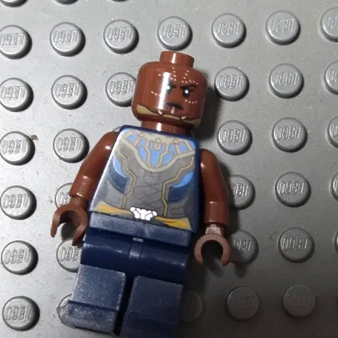 [BUNJANG] LEGO Marvel Shuri Minifigure (from set 76186) / 레고 마블 블랙팬서 슈리 미니피규어 76186 머리X[Z002]