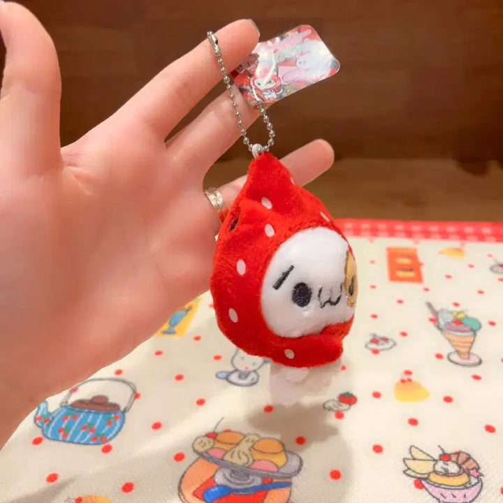 [BUNJANG] Classic Kaomoji Strawberry Cat Plush Keychain / 고전 카오모지 딸기 고양이 인형 키링