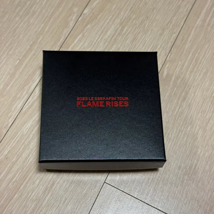 [BUNJANG] LE SSERAFIM 2023 FLAME RISES Tour Goods Bracelet / 르세라핌 팔찌(급처)