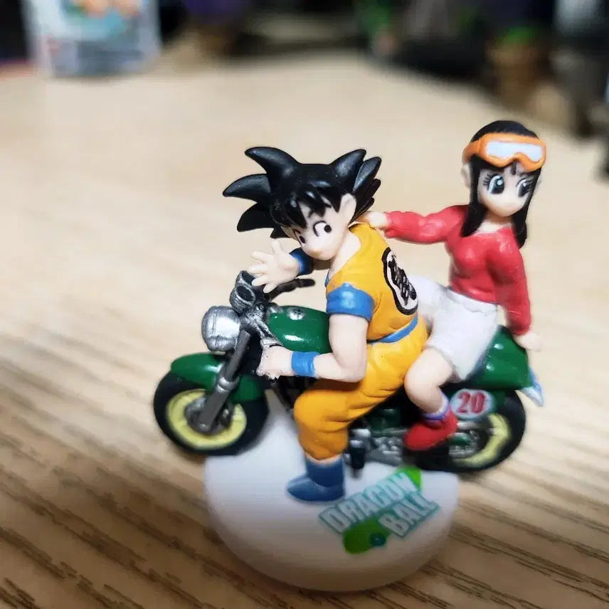 [BUNJANG] Dragon Ball Son Goku &amp; Chichi Motorcycle Figure / 드래곤볼 피규어(정품)미니 초레어 손오공 치치 오토바이