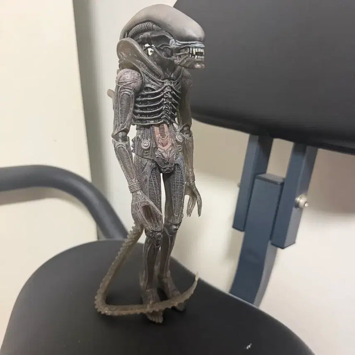[BUNJANG] NECA Alien Giger Edition Figure / 네카 정품 에일리언 기거 에디션