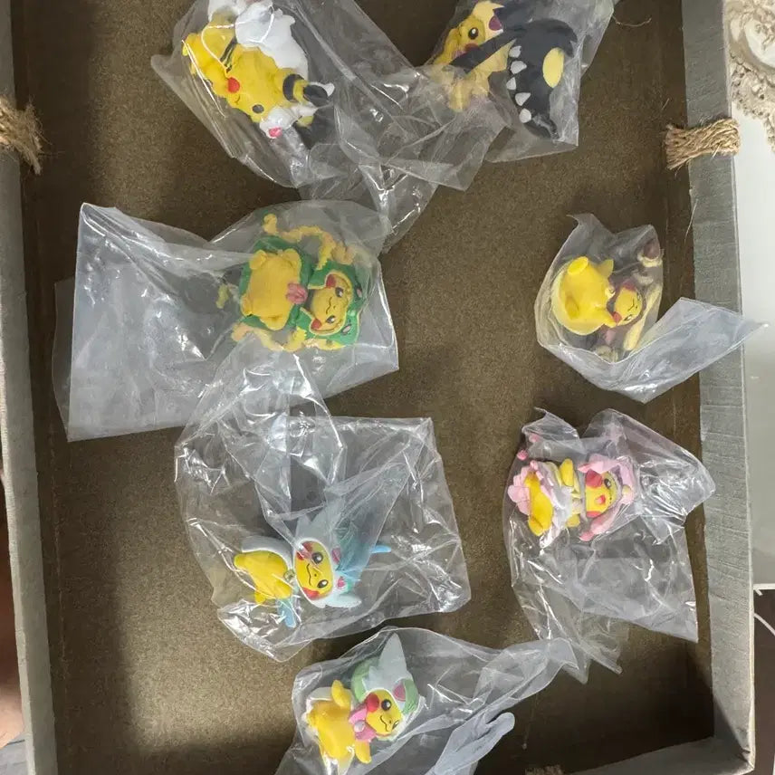 [BUNJANG] Pikachu Mega Pancho Gacha Series 2 Full Set / 피카츄 메가판쵸 가챠 2탄