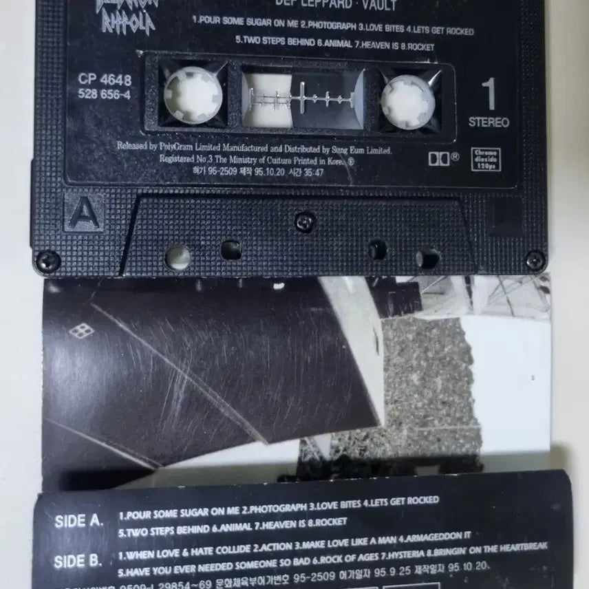 [BUNJANG] Def Leppard Vault - Greatest Hits Cassette Tape / 데프 레파드 Vault - Greatest Hits (카세트테이프)