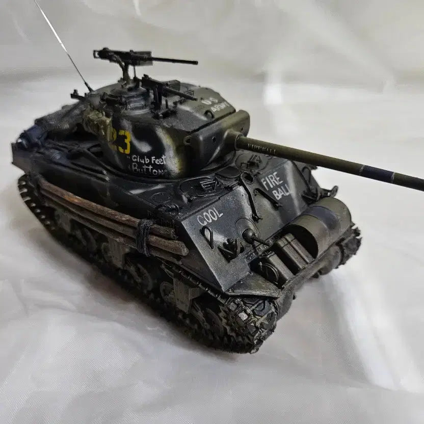 [BUNJANG] 1/35 Scale M4 Sherman Tank Plastic Model Kit - Assembled &amp; Weathered / 급처 처분 M4 서면 전차 1/35 프라모델 완성작