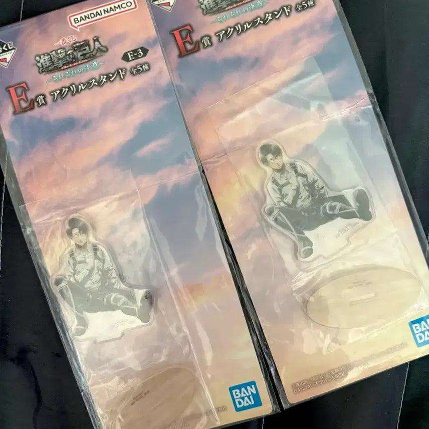 [BUNJANG] Attack on Titan Levi A Prize Acrylic Stand (Ichiban Kuji) / 진격의거인 진격거 쿠지 E상 리바이 아크릴