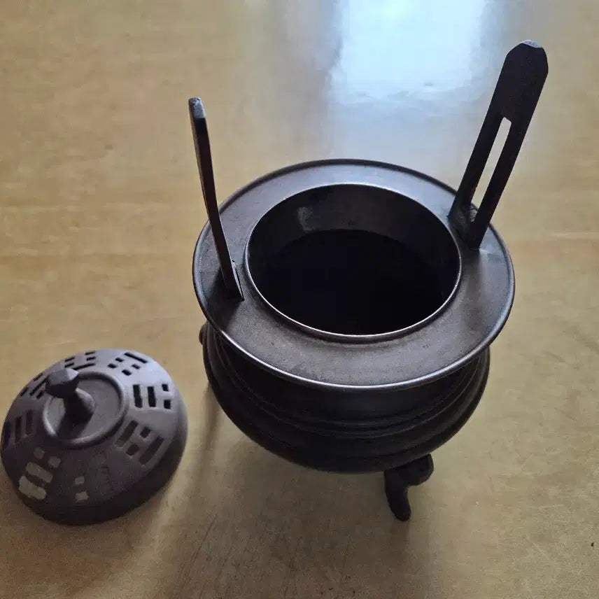 [BUNJANG] Joseon Dynasty Small Incense Burner with Eight Trigrams Pattern / 조선시대 8괘무늬 소형향로