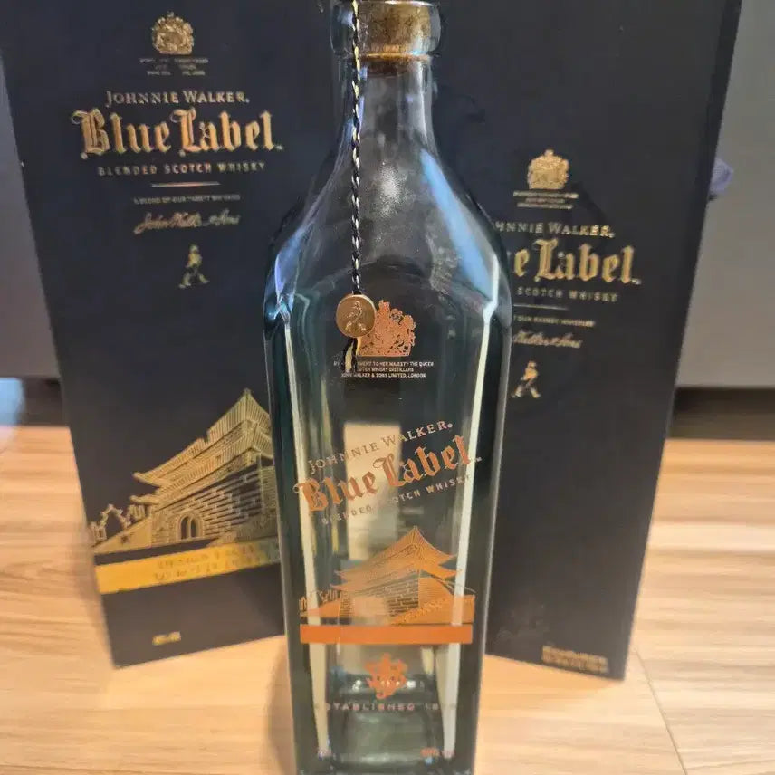 [BUNJANG] Johnnie Walker Blue Label Bottle Case Edition Empty Bottle / 조니워커 블루라벨 양주 케이스 에디션 공병입니다