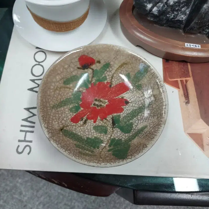 [BUNJANG] Antique Celadon Plate with Floral Pattern / 접시 꽃무늬 도자기 접시(골동품)
