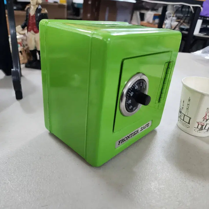 [BUNJANG] Vintage USA Tin Piggy Bank / USA 양철 저금통 크기13.5cmX10cm높이13.5cm