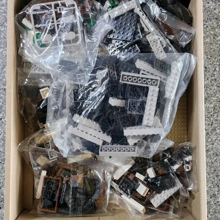[BUNJANG] Oxford Jejungwon Collaboration Limited Edition Hanok Block Set / 옥스포드 제중원 콜라보 한정판 레고 호환 한옥 블럭