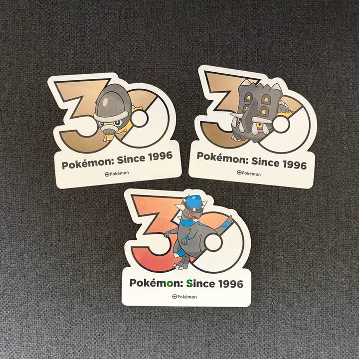 [BUNJANG] Pokemon 30th Anniversary Logo Sticker Shield Form Bastiodon Rampardos / 한국한정] 포켓몬 30주년 로고 스티커 방패톱스 바리톱스 램펄드