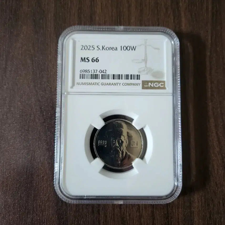 [BUNJANG] 2025 NGC MS 66 Graded 100 Won Coin / 100주, 2025년, NGC MS 66등급  1매