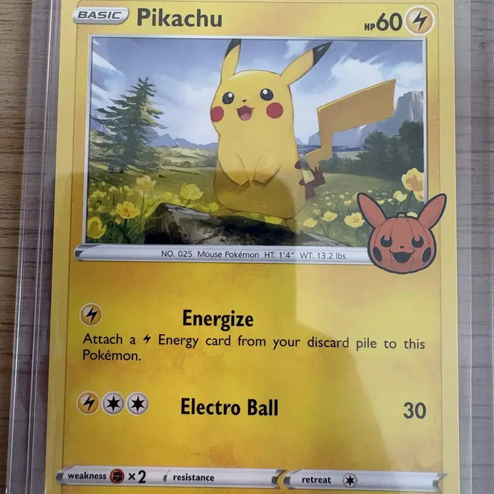 [BUNJANG] North America 2022 Halloween Pikachu Pokemon Card / 북미 2022 할로윈 피카츄 포켓몬카드 상태 좋음