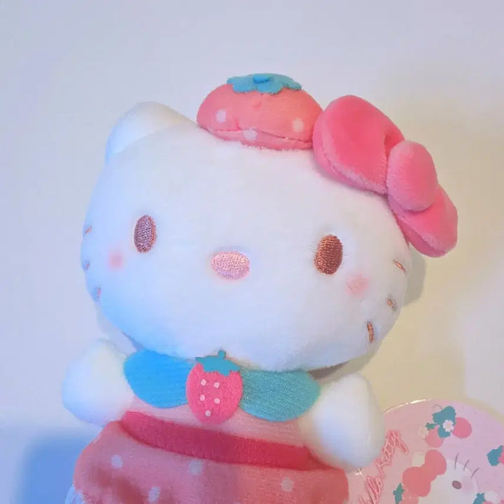 [BUNJANG] Sanrio Hello Kitty Strawberry Cheek Mascot Keyring Plush / (일본정품)산리오 헬로키티 딸기 치크 마스코트 키링 인형