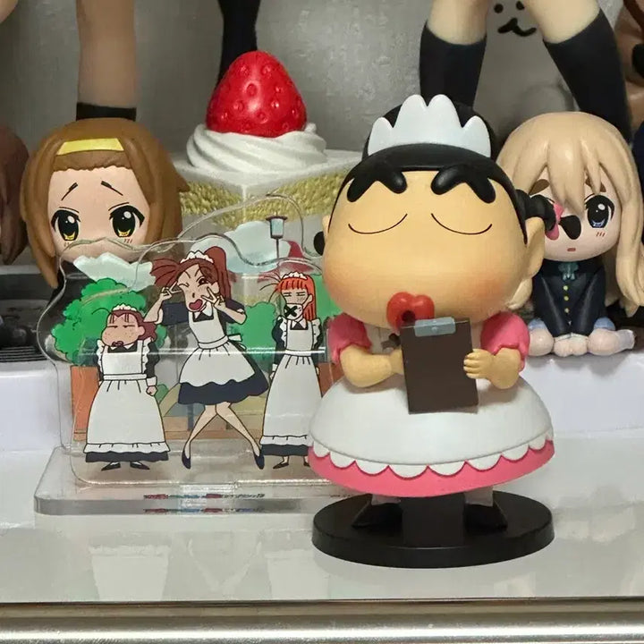 [BUNJANG] 52Toys Crayon Shin-chan Maid Figure with Acrylic Stand / 짱구 52toys 드레스업 메이드 짱구 피규어