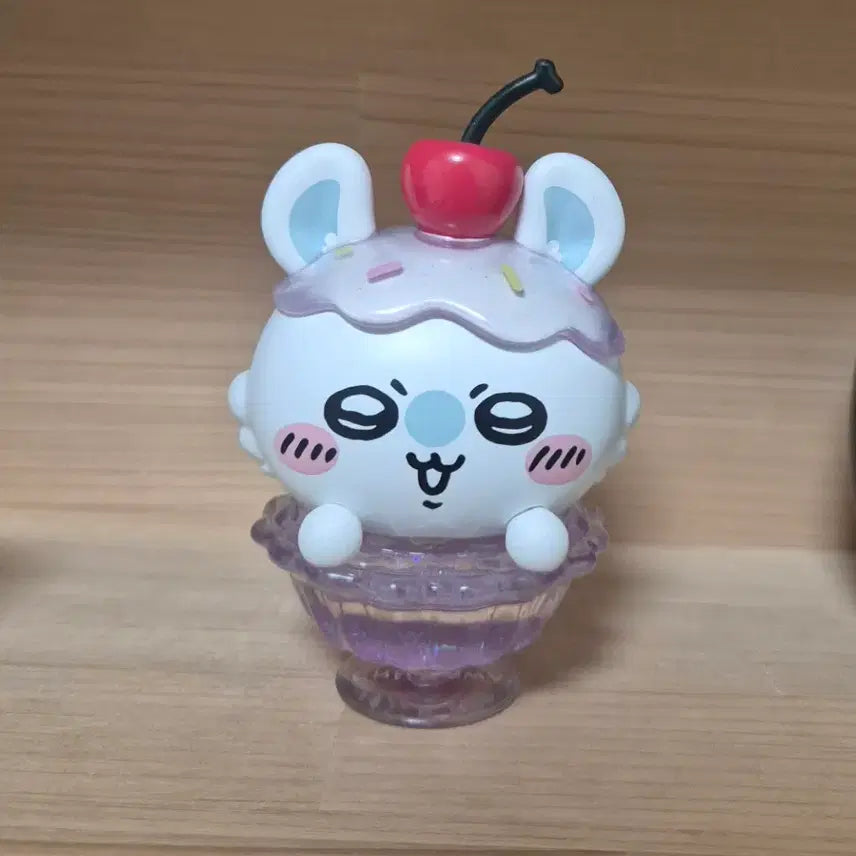 [BUNJANG] Chiikawa Momonga Shirokuma Bingsu Figure / 치이카와 미니소 모몽가 빙수 피규어