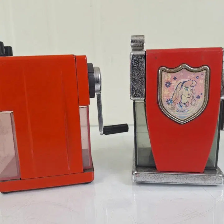 [BUNJANG] Vintage Metal Manual Pencil Sharpeners Set (2 pcs) / 근대사 수집 자료 옛날 고전 문구 빨간색 금속 수동 연필깍기 2점