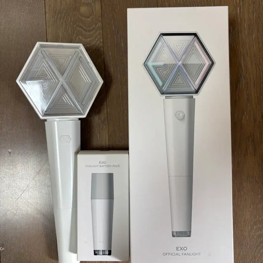 [BUNJANG] EXO Official Lightstick Accessory Bundle / 엑소 응원봉 또리디봉+배터리팩 일괄 양도