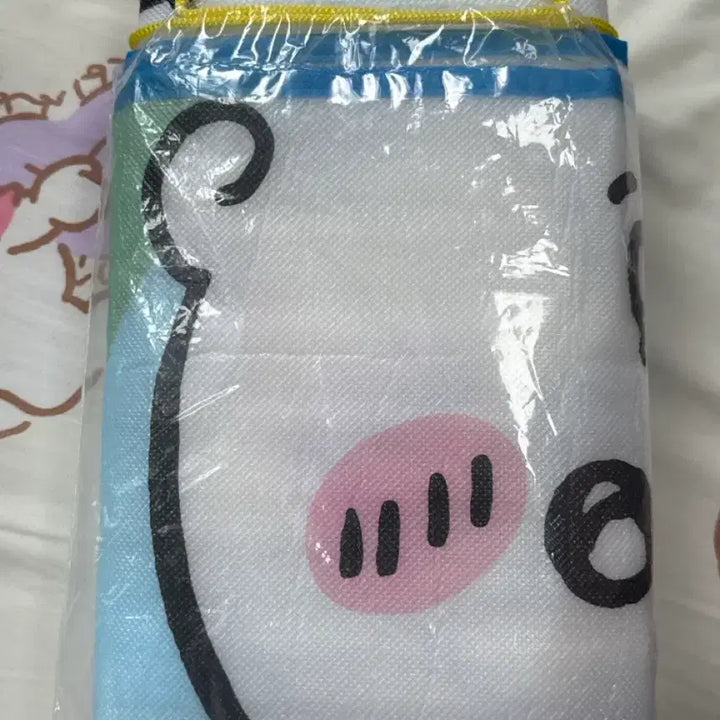 [BUNJANG] Chiikawa Fluffy Picnic Mat (Sealed) / 치이카와 먼작귀 돗자리 폭신폭신 피크닉매트 미개봉 새상품