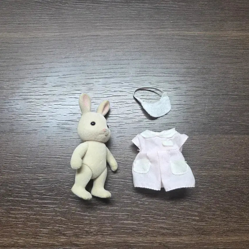 [BUNJANG] Sylvanian Families Nurse Doll / 실바니안 간호사