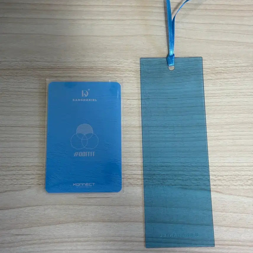 [BUNJANG] Kang Daniel CYAN Album Photocard &amp; Bookmark Bundle Set / 강다니엘 cyan 앨범 포카와 책갈피 일괄로 판매
