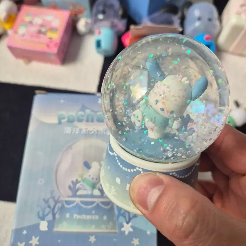 [BUNJANG] Holypop Sanrio Pochacco Snow Globe / 홀리박스 산리오 포차코 스노우 글로브, 스노우 볼