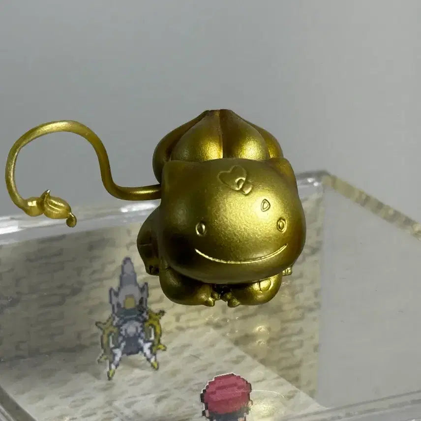 [BUNJANG] Golden Bulbasaur Figure / 황금 이상해씨