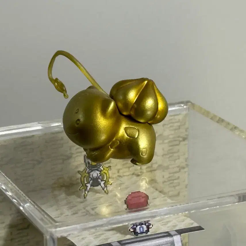 [BUNJANG] Golden Bulbasaur Figure / 황금 이상해씨