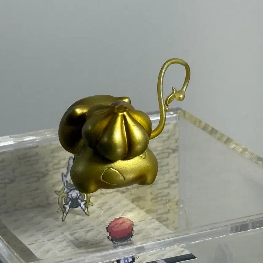 [BUNJANG] Golden Bulbasaur Figure / 황금 이상해씨