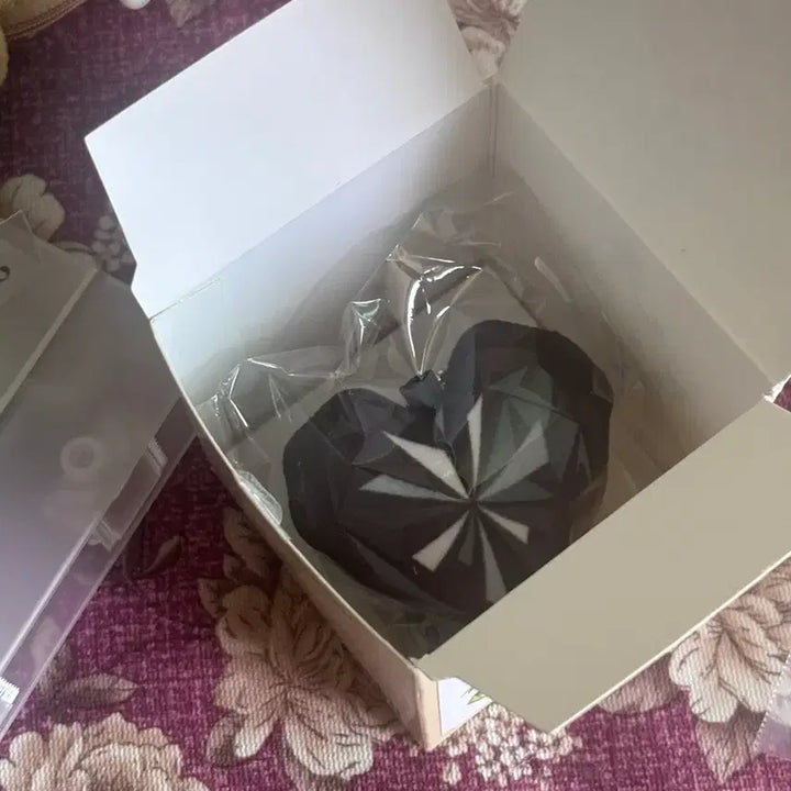 [BUNJANG] Sugar Sugar Rune Noir Heart Cushion Keychain (Sealed) / 슈가슈가룬 팝업 누와르 느와르 하트 보들 쿠션 키링 미개봉