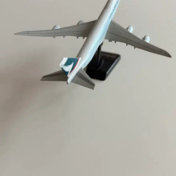 [BUNJANG] Cathay Pacific Boeing 747-8F 1:400 Diecast Aircraft Model / 캐세이퍼시픽 공식 한정판 Boeing 747-8F 1:400 다이캐스트